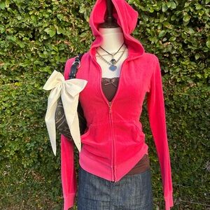 ✨2000’s Juicy Couture hot Pink zip up
